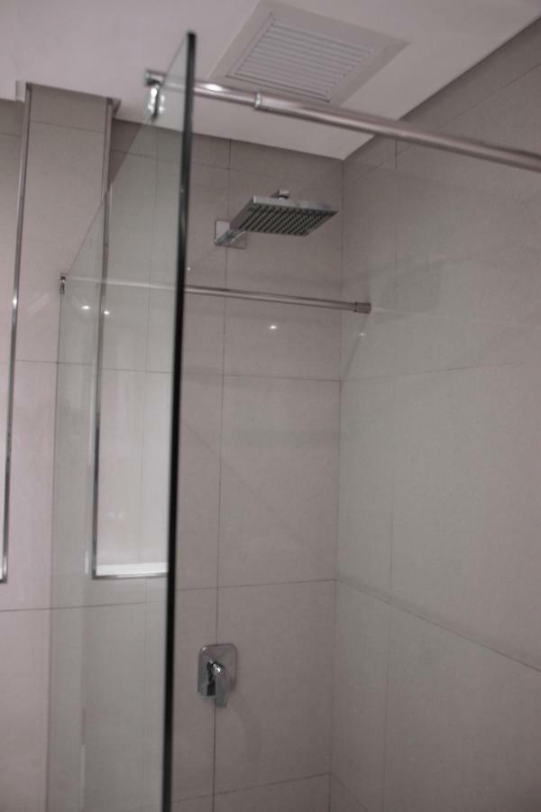 Itowers Studio Suite Γκαμπορόνε Εξωτερικό φωτογραφία